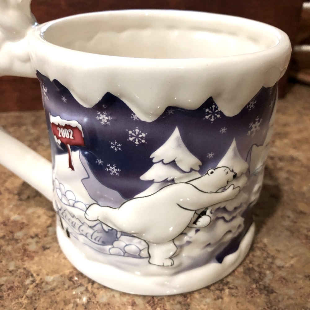 2002 Vintaged Coca-Cola 3-D Polar Bear Winter Fun Large Mug
